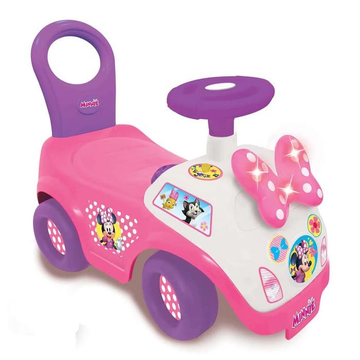 Rotating knob for spinning colors, sweet tunes and flashing signal lights. - Honking horn and steering wheel for true driving pleasure. - Safe and durable construction for hours of safe and fun play. - Age group: from 1 to 3 years. - Requires two AA batteries.